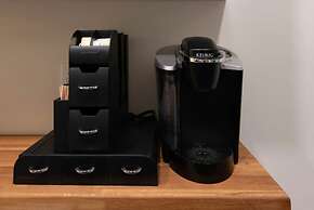 Soho Escape by Brightwild Gorgeous Apt in Soho