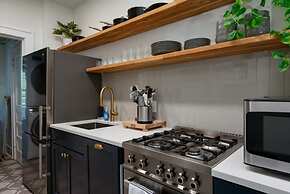 Soho Escape by Brightwild Gorgeous Apt in Soho