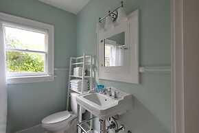 Soho Escape by Brightwild Gorgeous Apt in Soho