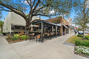 The Adaline 1 Luxury Hyde Park Apt Near Bayshore