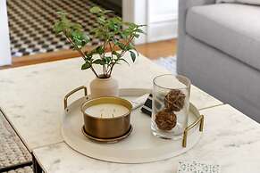 The Adaline 1 Luxury Hyde Park Apt Near Bayshore