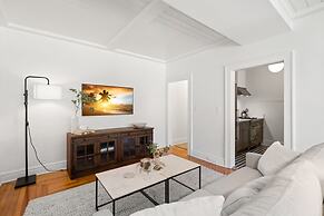 The Adaline 1 Luxury Hyde Park Apt Near Bayshore