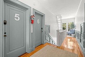 The Adaline 6 Gorgeous Hyde Park Apartment