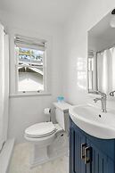 The Adaline 5 by Brightwild Classy Hyde Park Apt