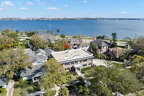 The Adaline 5 by Brightwild Classy Hyde Park Apt