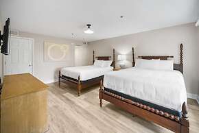 Modern & Spacious PCB Condo! 1st Floor, Pvt Porch