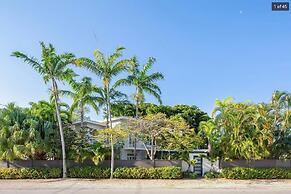 Hidden Oasis Gorgeous Home w Pvt Pool