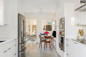 Hidden Oasis Gorgeous Home w Pvt Pool