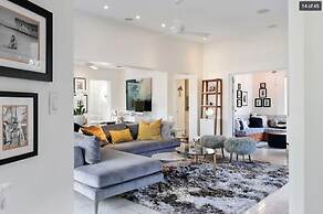 Hidden Oasis Gorgeous Home w Pvt Pool