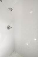 The Adaline - 9 Apartment Complex With Courtyard