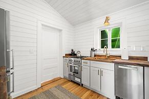 The Adaline - 9 Apartment Complex With Courtyard