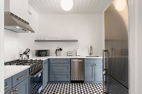 The Adaline - 9 Apartment Complex With Courtyard