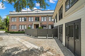 The Adaline - 9 Apartment Complex With Courtyard