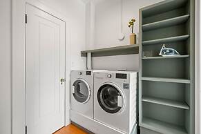 The Adaline - 9 Apartment Complex With Courtyard