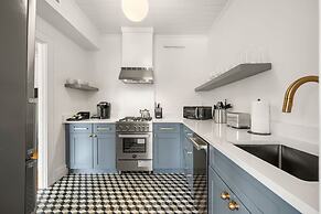 The Adaline - 9 Apartment Complex With Courtyard