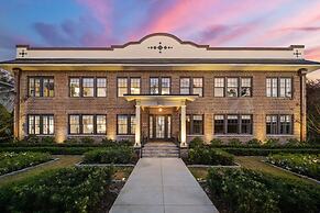 The Adaline - 9 Apartment Complex With Courtyard