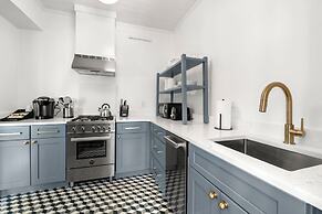 The Adaline - 9 Apartment Complex With Courtyard