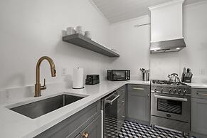 The Adaline - 9 Apartment Complex With Courtyard