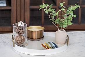 The Adaline - 9 Apartment Complex With Courtyard