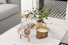 The Adaline - 9 Apartment Complex With Courtyard