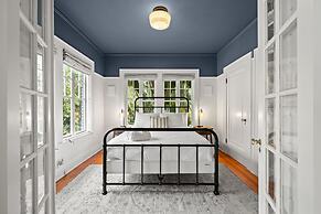 The Adaline - 9 Apartment Complex With Courtyard