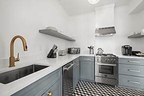 NEW The Adaline 4 Updated Hyde Park Apt