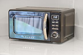 NEW The Adaline 4 Updated Hyde Park Apt