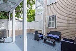 Downtown Casa Caribe by Brightwild Pool