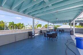 Downtown Casa Caribe by Brightwild Pool