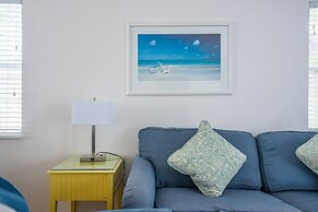 Downtown Casa Caribe by Brightwild Pool