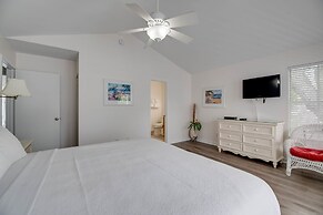 Downtown Casa Caribe by Brightwild Pool