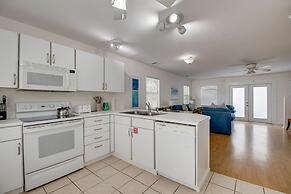 Downtown Casa Caribe by Brightwild Pool