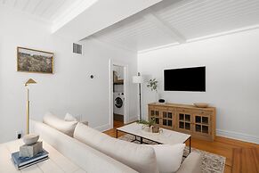 The Adaline 3 Hyde Park Apt Steps to Bayshore