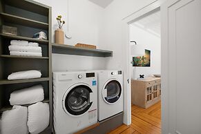 The Adaline 3 Hyde Park Apt Steps to Bayshore