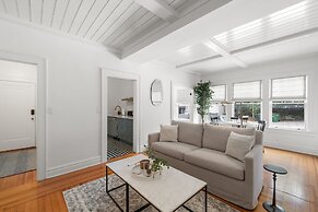 The Adaline 3 Hyde Park Apt Steps to Bayshore