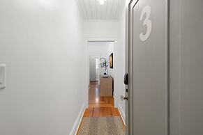 The Adaline 3 Hyde Park Apt Steps to Bayshore