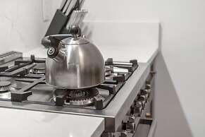 The Adaline 3 Hyde Park Apt Steps to Bayshore