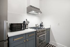 The Adaline 3 Hyde Park Apt Steps to Bayshore