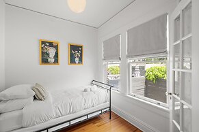 The Adaline 3 Hyde Park Apt Steps to Bayshore