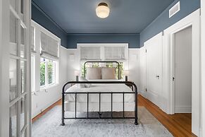 The Adaline 3 Hyde Park Apt Steps to Bayshore