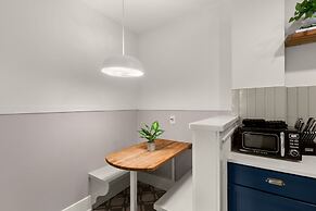 Soho Siesta Stunning Soho Apt w Private Balcony