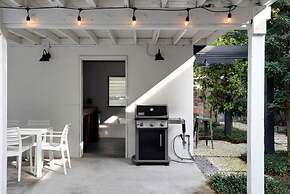 Soho Siesta Stunning Soho Apt w Private Balcony