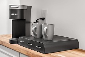 Soho Siesta Stunning Soho Apt w Private Balcony