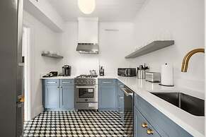 The Adaline 7 Luxury Hyde Park Apt