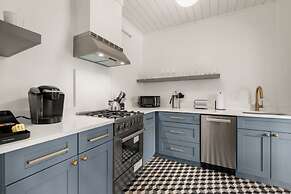 The Adaline 7 Luxury Hyde Park Apt