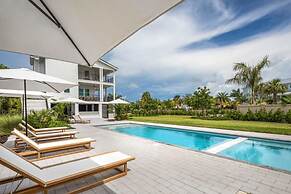 Ebberly House by Brightwild Amazing Pool