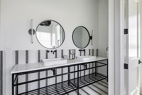 New Altair House by Brightwild Pool Pets