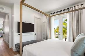 New Altair House by Brightwild Pool Pets