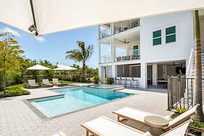 New Altair House by Brightwild Pool Pets