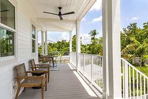 New Crestwood House by Brightwild Huge Pool